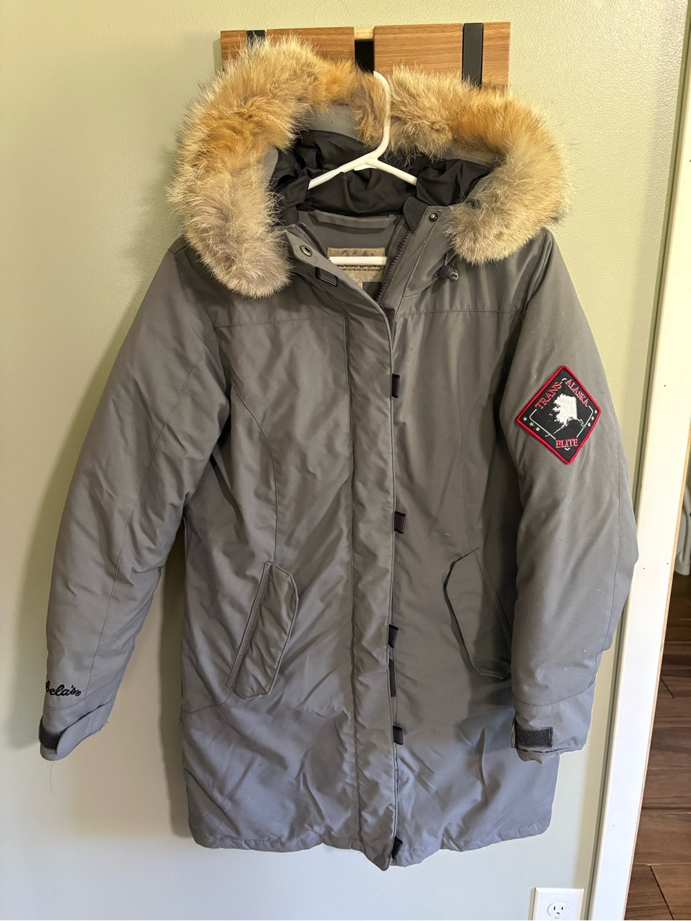Cabela's Gray Women's Insulated Puffer Parka with Faux Fur Hood